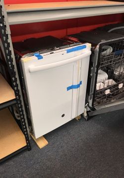 New scratch and dent GE white dishwasher with stainless steel tub