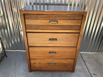 Vintage 4 Drawer Dresser