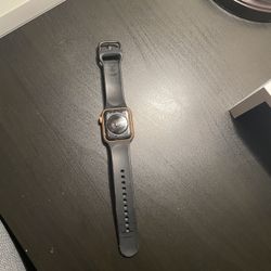 Apple Watch With Charger 