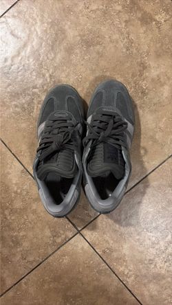 Tennis Adidas gray swade size 8