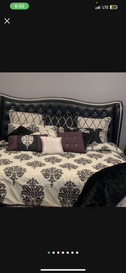 Michael Amini Comforter Set