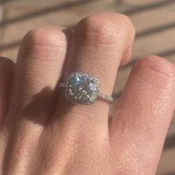 Stunning 2 Ct  Moissanite Ring Silver Brand New 