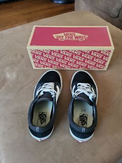 Vans Old Skool Low-Top Sneakers Black and White