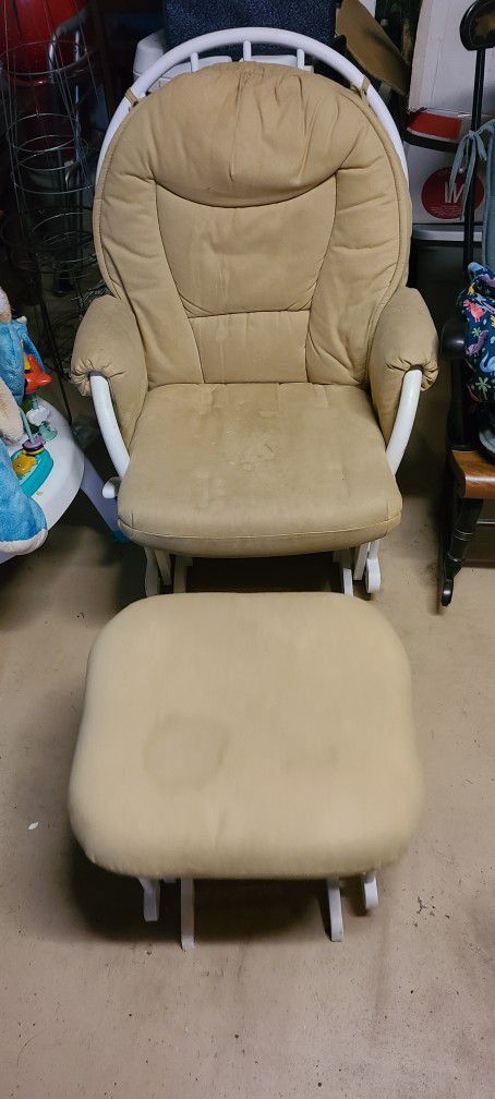 Maternity Rocking Chair