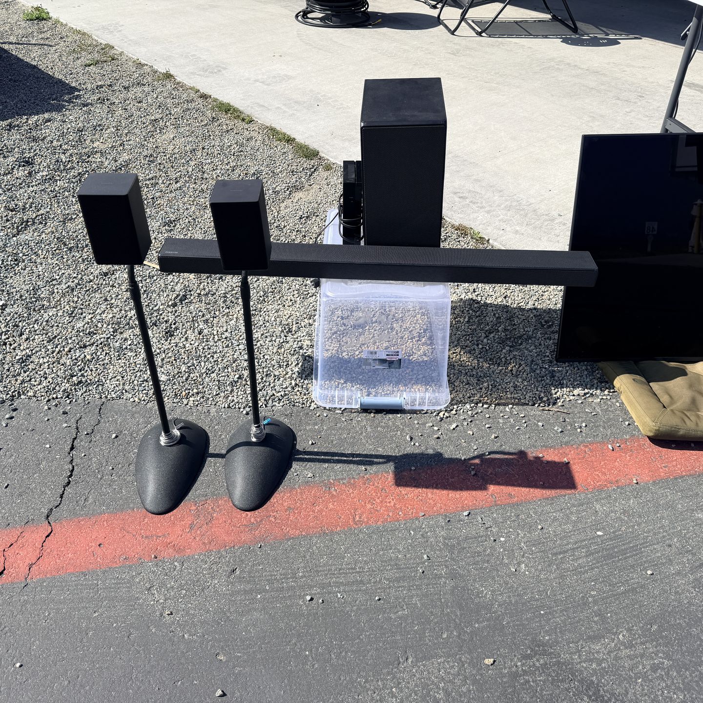 Samsung sound bar + Subwoofer + Rear speakers