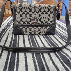 VINATGES  COACH CROSSBODY  BAG 