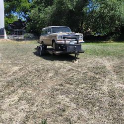 89 Jeep Grand Wagoneer 