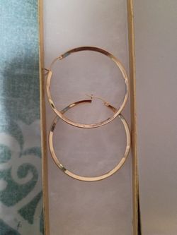 BEAUTIFUL WOMAN 14K EARNINGS /DIAMONDS