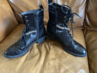 EXPRESS Croc Embossed Faux Leather Ankle Boots Size 7.5