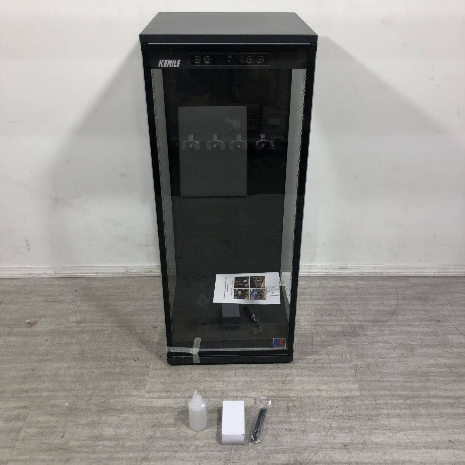 Guitar Humidifier Display Case