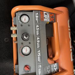 Rigid Air Compressor Twin stack 4.5 Gallon 4.9 CFM