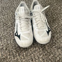 Womens 8.5 volleyball shoes
