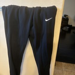 Nike men’s joggers size medium black