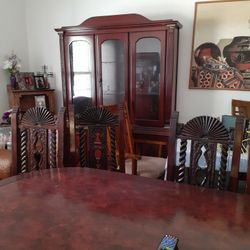 Eight Piece DINING ROOM Set 