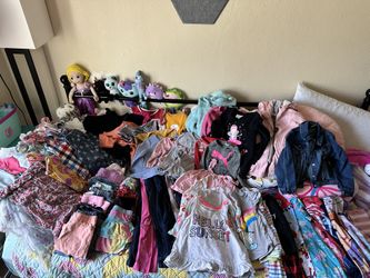 Girls clothes 4T Lot.