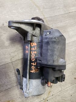 Isuzu NPR Starter 5.2l 2011