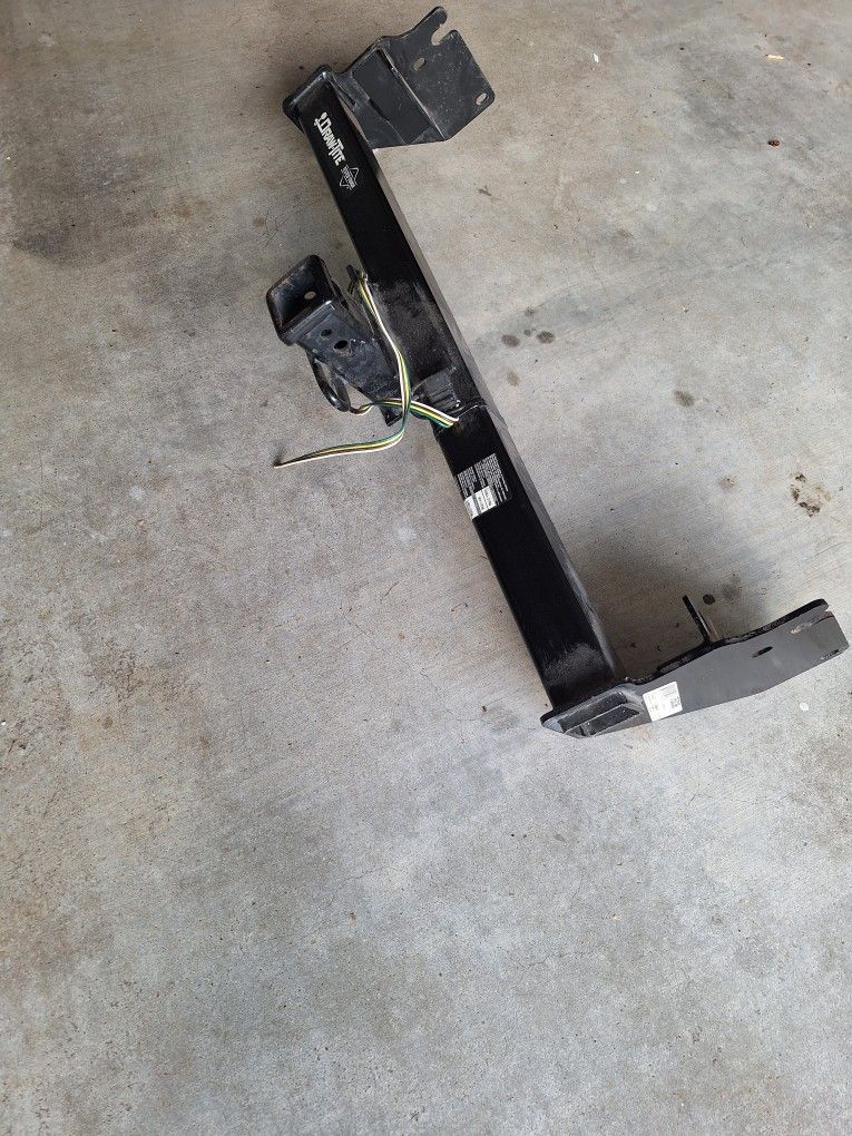 Draw-Tite 75236 Class 3 Trailer Hitch, 2 Inch Receiver, Black