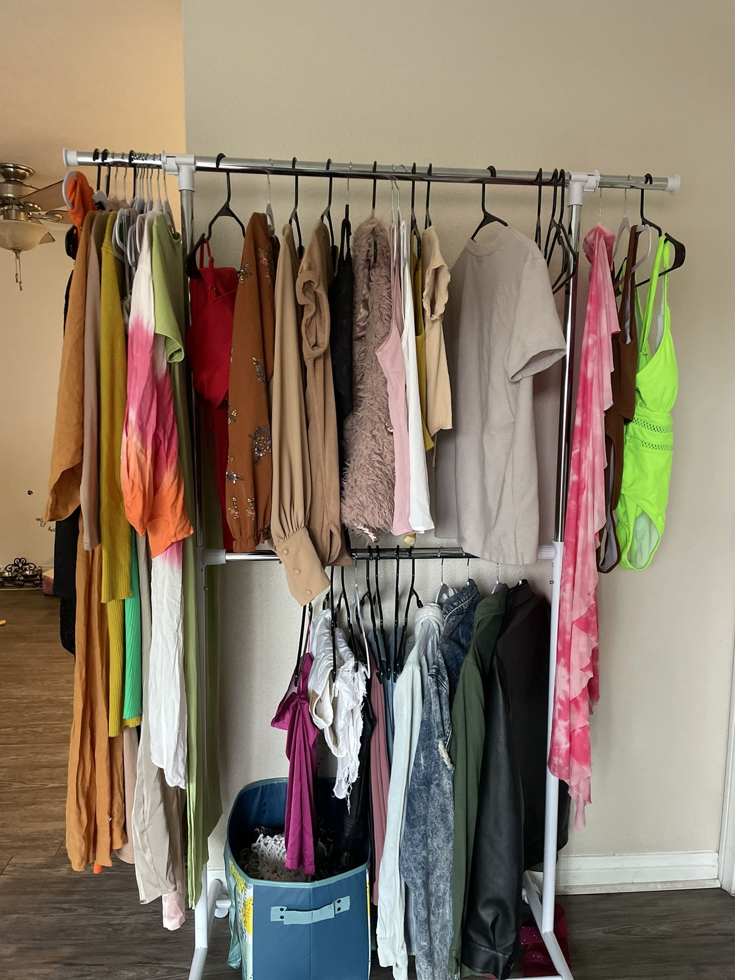 Lots Of Clothes, Low Price!