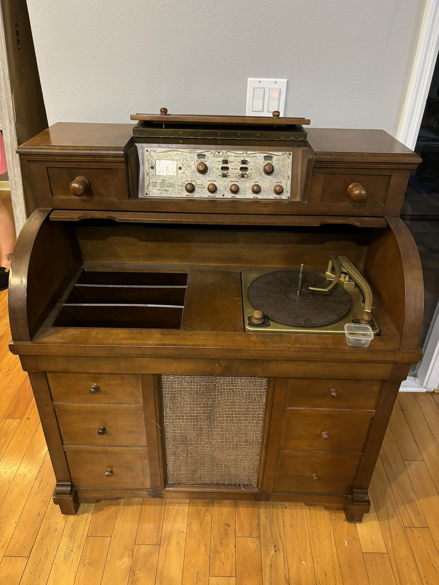 Vintage record player and radio radio all in one