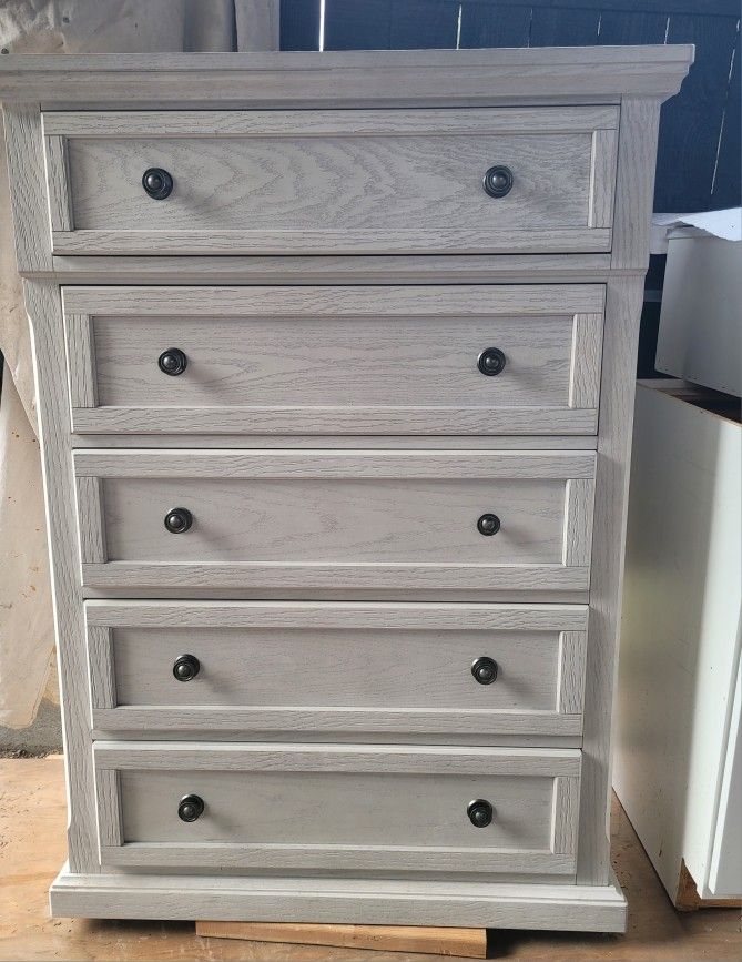 5 Drawer Dresser $200