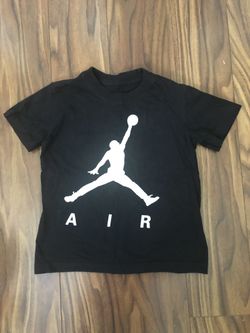 Boys Jordan Shirt Size 4