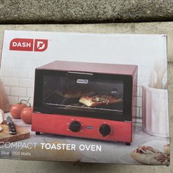 Dash Mini Toaster Oven - Red