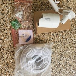 6 Hikvision DS-2CD2032F-IW infrared network cameras and 600ft CAT6 cable