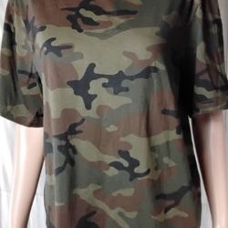 Camo Short Sleeve T Shirt Woman Small H&M