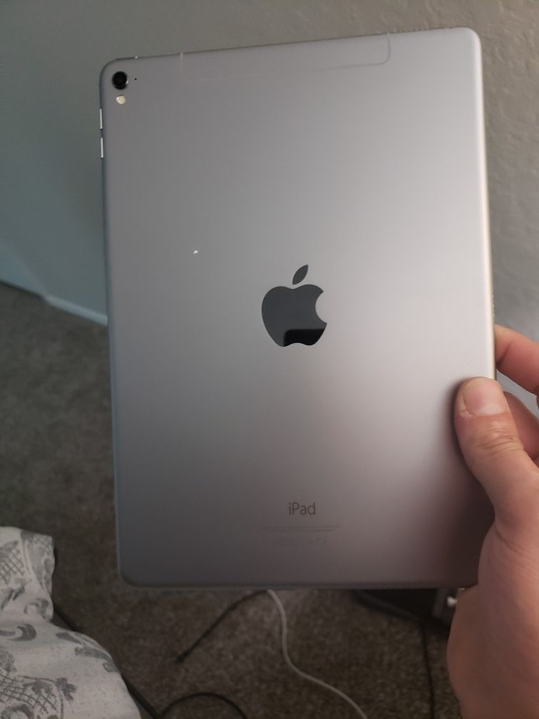 IPad 6th generation pro with case and screen protector