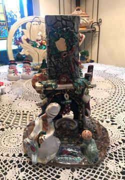 Lovely Ceramic Tea Light Christmas Scene