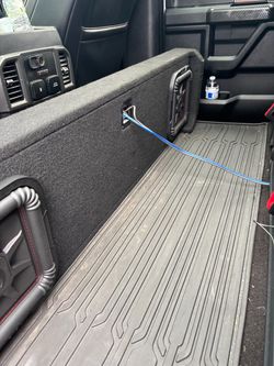 Truck Subwoofer Enclosure with Subwoofer