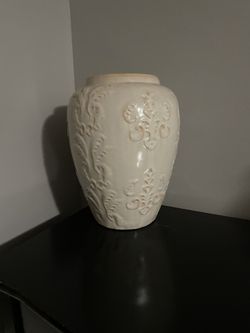 Handcrafted Beautiful Vase Great Size 