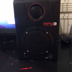 Akai Professional Speakers . 