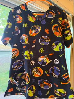 Woman’s Large Scrub Tops