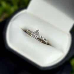 Jewelry 10k solid white gold diamonds 0.10CTW ring sz 7.00
