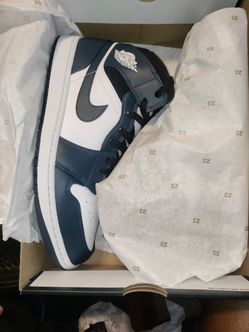Armory Navy Jordan 1s 160$ Size 11.5