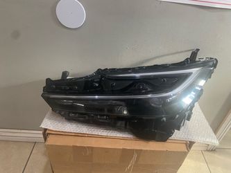 2023-2026 Toyota Prius left headlight