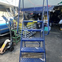 5 Step Rolling Ladder 