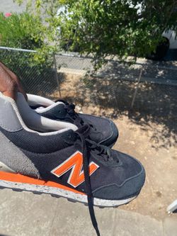 New Balance 515v3 sneakers in a black