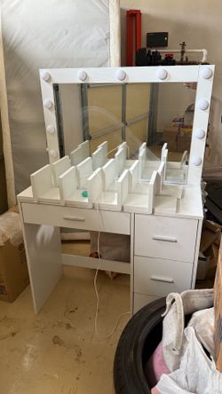 Vanity with 2 shelves