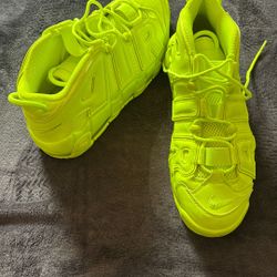     Air More Uptempo ’96 Volt 