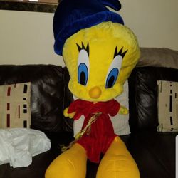 Huge tweety