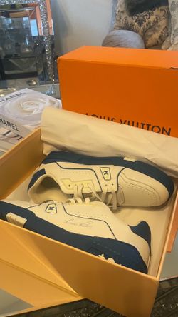 Louis Vuitton LV Trainer Signature Sneakers (1A8SJV)