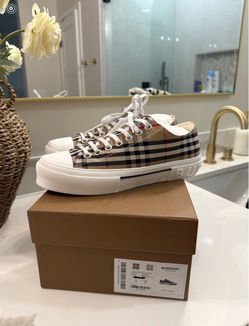 Burberry Low-Top Sneakers