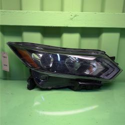 2020 2021 2022 Nissan Rogue Right Passenger Side Headlight OEM