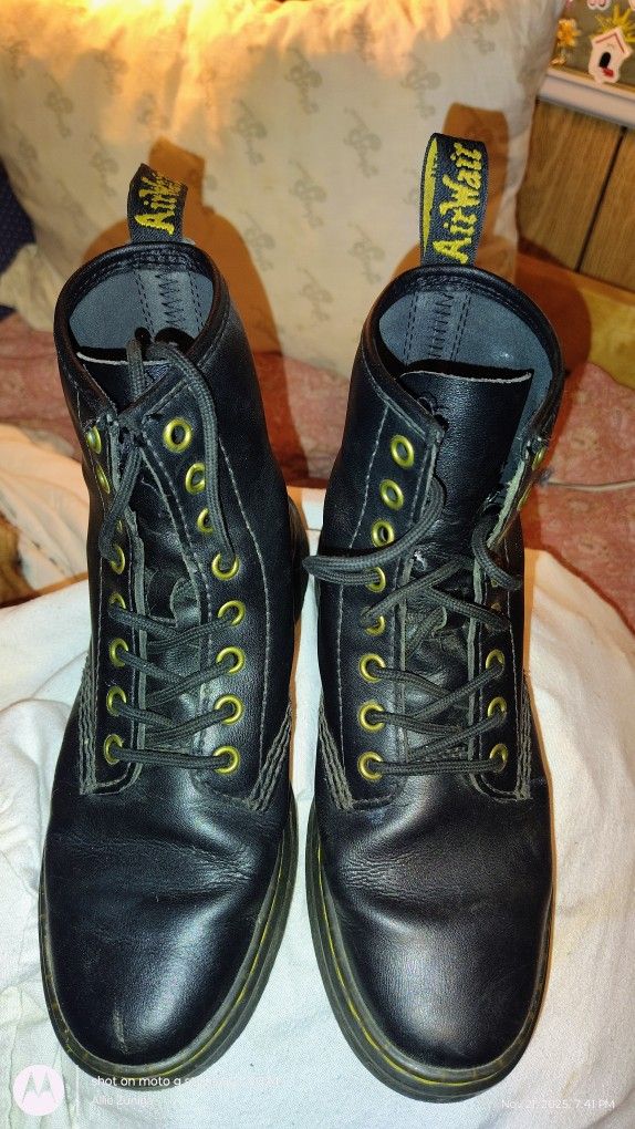 Doc Martin's Boots Size 7 Women's