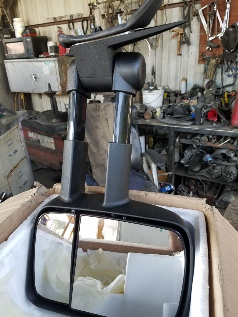 99-06 Chevy Silverado Mirror set.