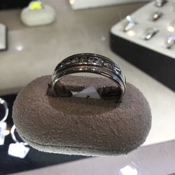 14K Round Diamond Channel Set Ring Size 8