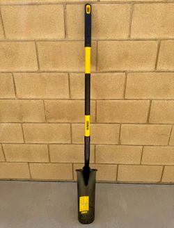 DeWalt 42 in. Fiberglass Handle Drain Spade Shovel