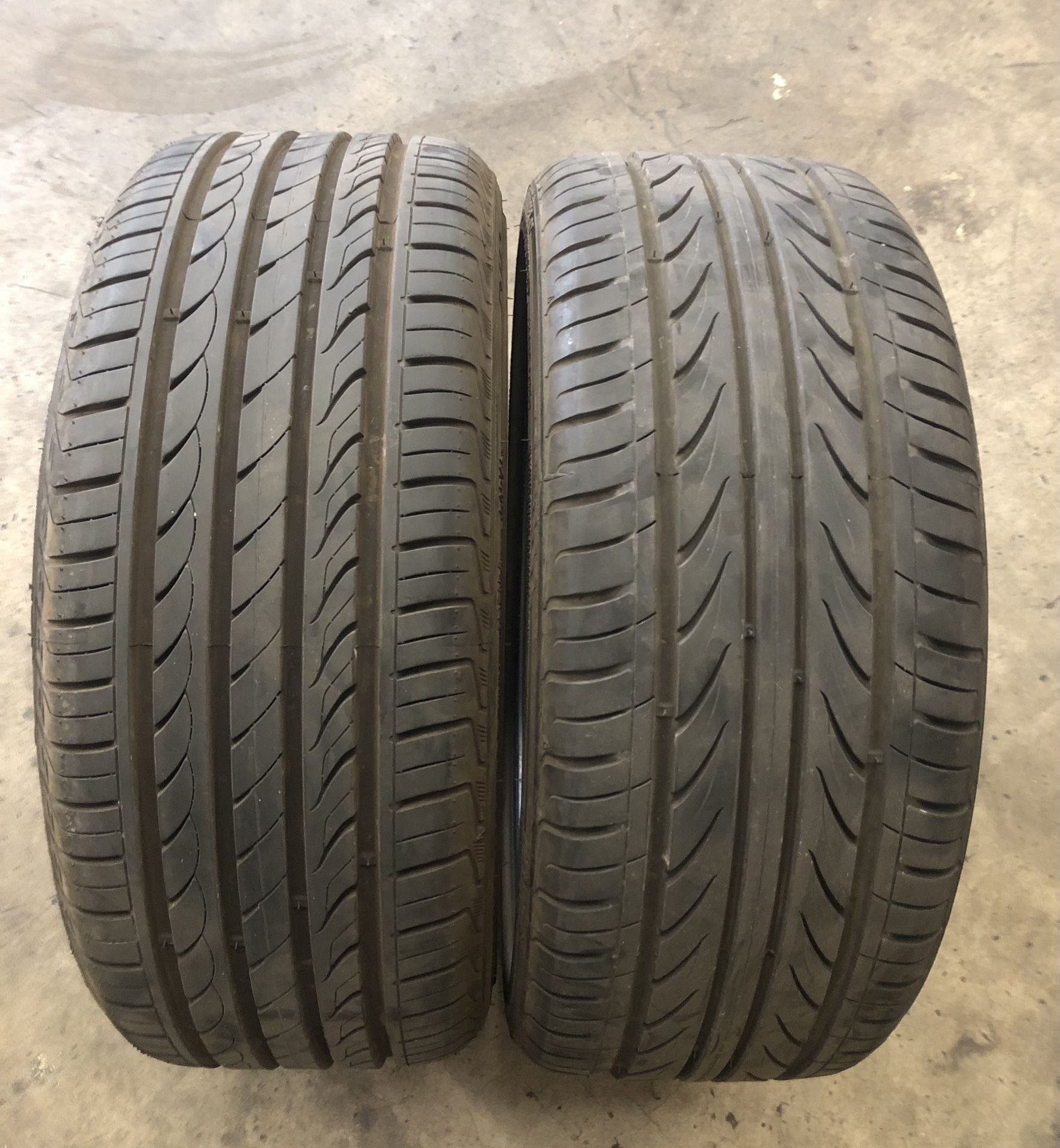 x2 used 215/40/18 Delinte Dh2 And Thunder D7 Tires (2 Pieces)